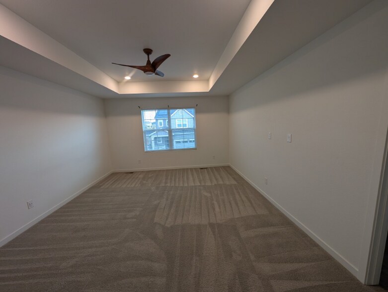 Building Photo - 9050 Hills Dr