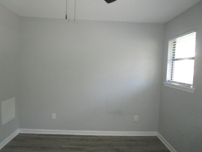 Building Photo - 1960 Gion St