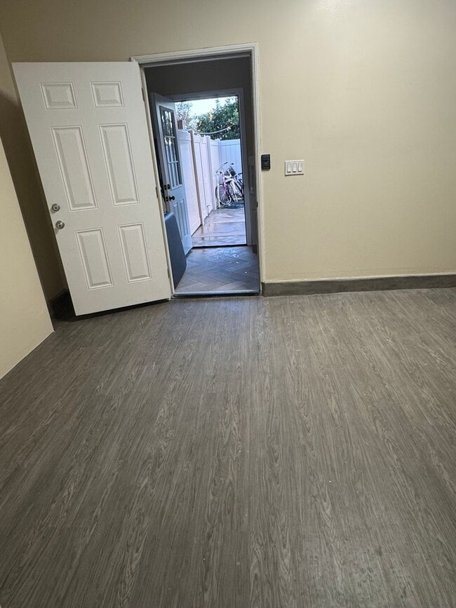 Building Photo - 2 Bedroom ADU in Ontario