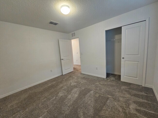 Building Photo - 3928 Capri Coast Dr