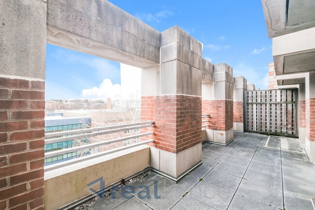 Building Photo - 1275 25th St NW