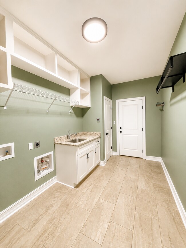 Building Photo - 212 Nandina Way