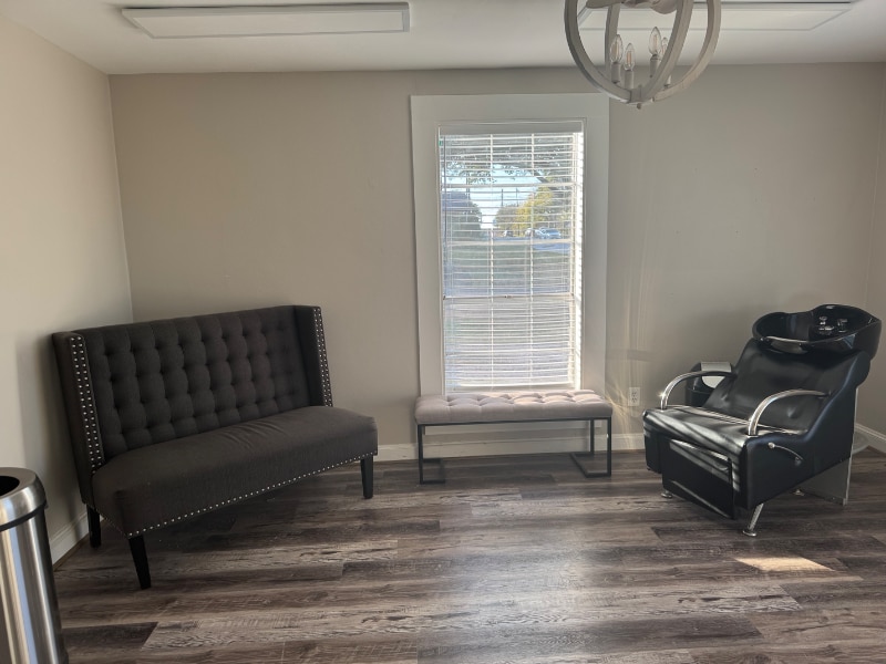 Building Photo - 403 W Main St