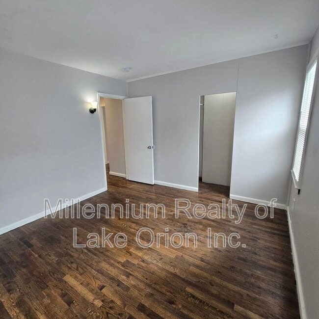 Building Photo - 715 Kenilworth Ave