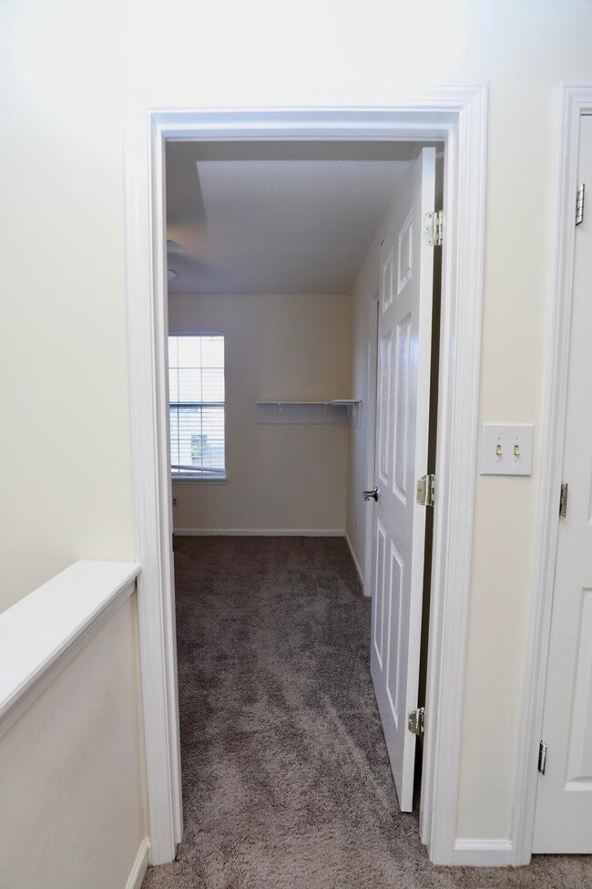 Building Photo - 21 N Trace Ct