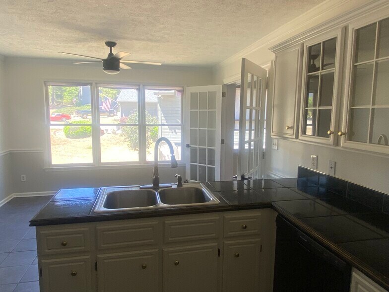 Building Photo - 114 Riviera Rd