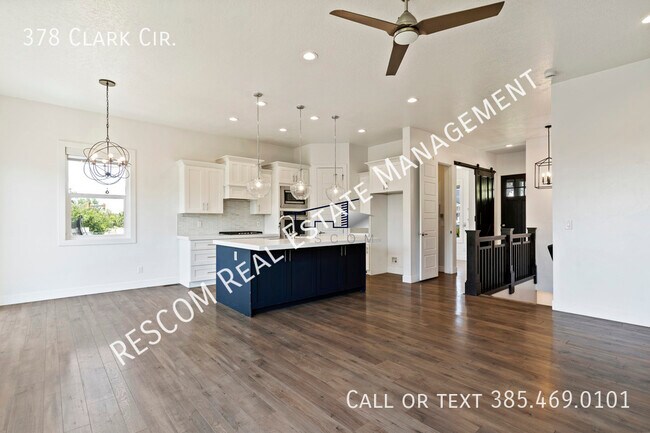 Building Photo - 378 Clark Cir
