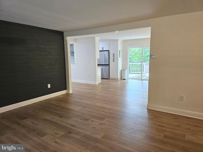 Building Photo - 133 Meadows Rd