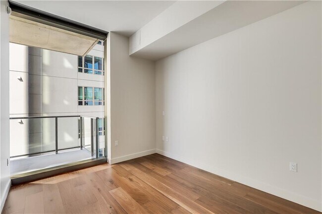 Building Photo - 44 East Ave