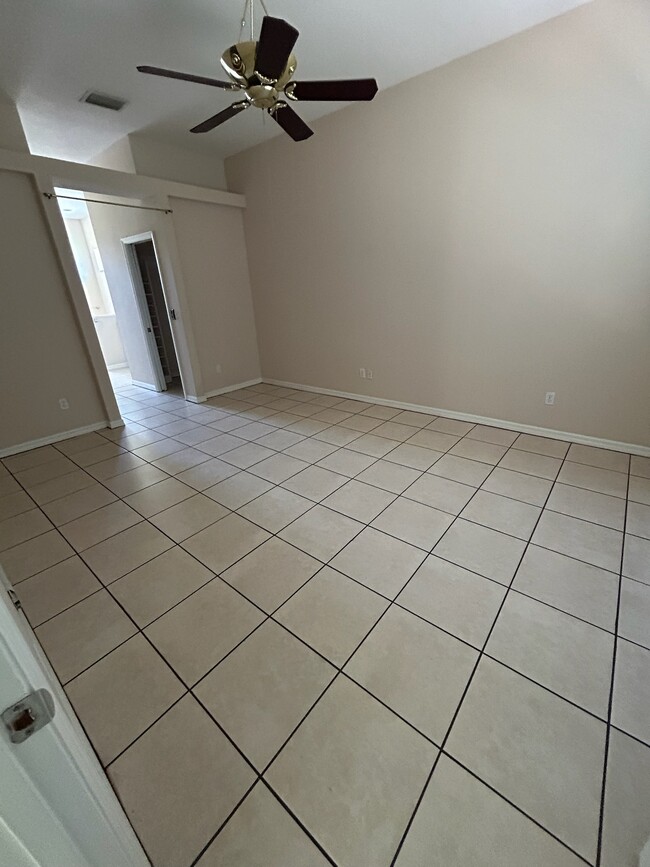 Building Photo - 90 Buschman Dr