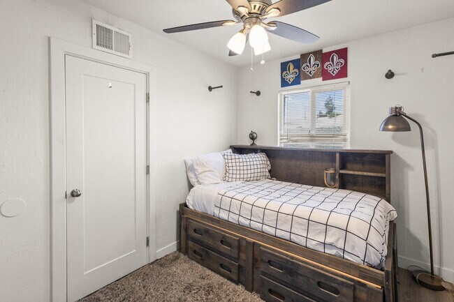 Building Photo - 3846 N 14th Ave