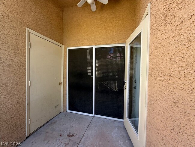 Building Photo - 900 Heavenly Hill Ct