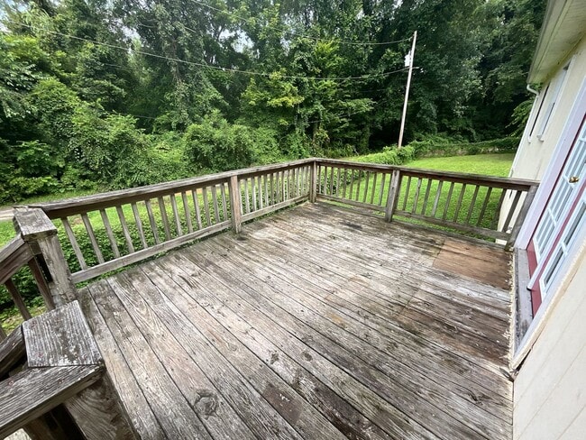 Building Photo - Now Ready in High Point! Fantastic 3 Bedro...