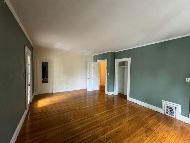 Building Photo - The Best Home in Brighton