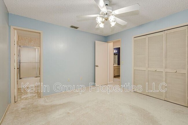 Building Photo - 5111 Cimarron Dr