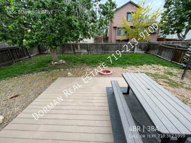 Building Photo - 4 Bed 2.5 Bath with A/C!