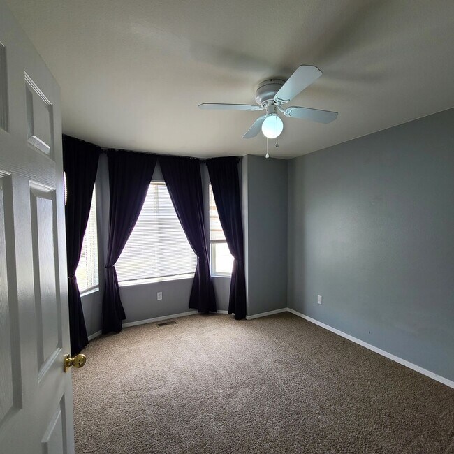 Building Photo - Beautiful home in Briargate Fairfax - D20 - ready to move in NOW!