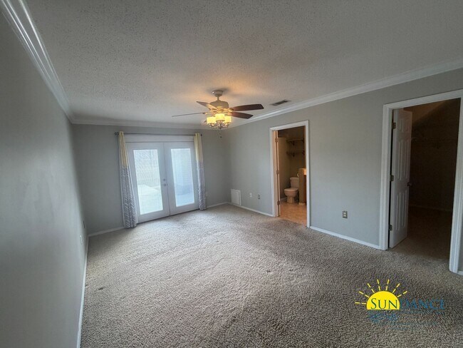 Building Photo - Spacious 5-Bedroom Home with Heated Pool & Hot Tub in Niceville!