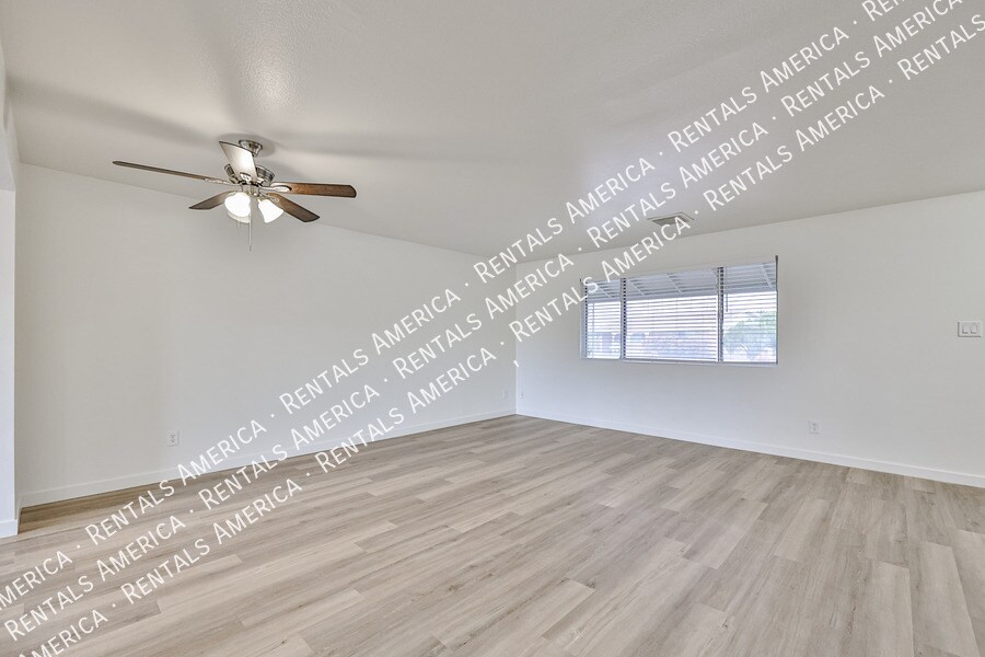 Building Photo - 12450 N Augusta Dr