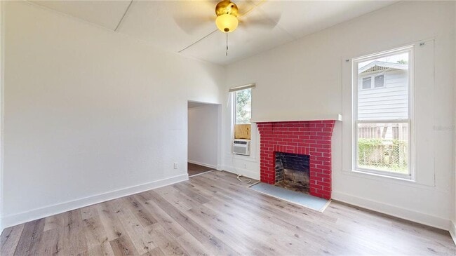 Building Photo - 1510 10th St W