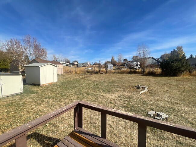 Building Photo - Three Bedroom Bayfield House with Large Fe...