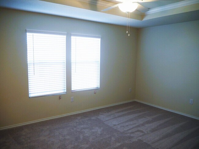 Building Photo - 3 Bed 2.5 Bath Home in Van Alstyne