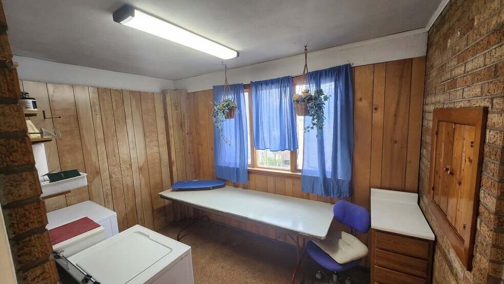 Laundry 11'X8' - 8446 Clough Pike