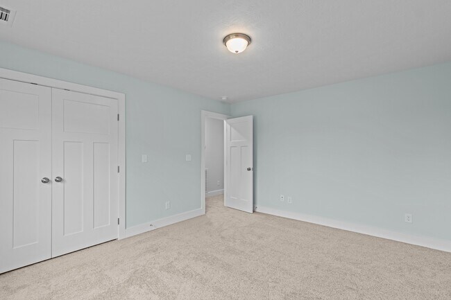 Building Photo - 707-p707 Ronaldsay Rd