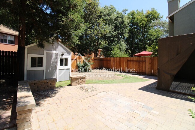 Building Photo - 2641 Decker Way