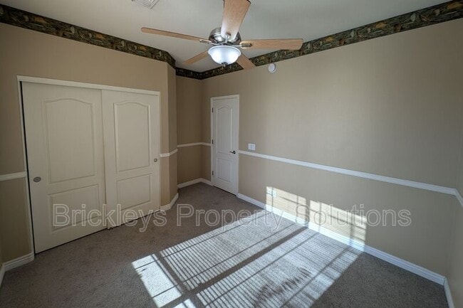 Building Photo - 410 N Bell Pl