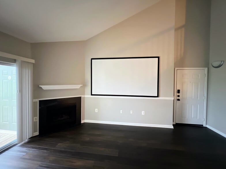 projector ready livingroom - 5130 Brittney Elyse Cir