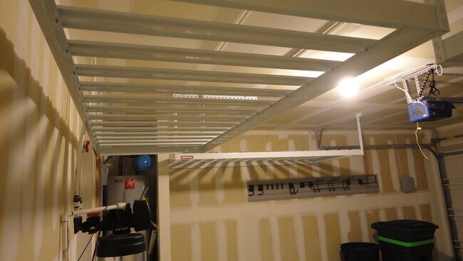 Building Photo - CONVENIENTLY LOCATED