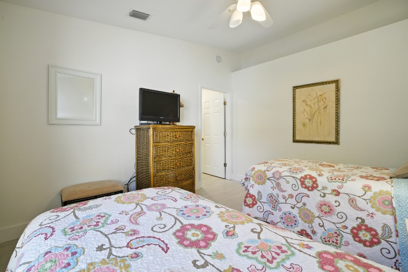 Building Photo - 6000 Pinnacle Ln