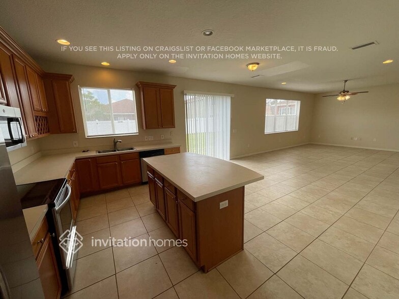 Building Photo - 10604 Bamboo Rod Cir