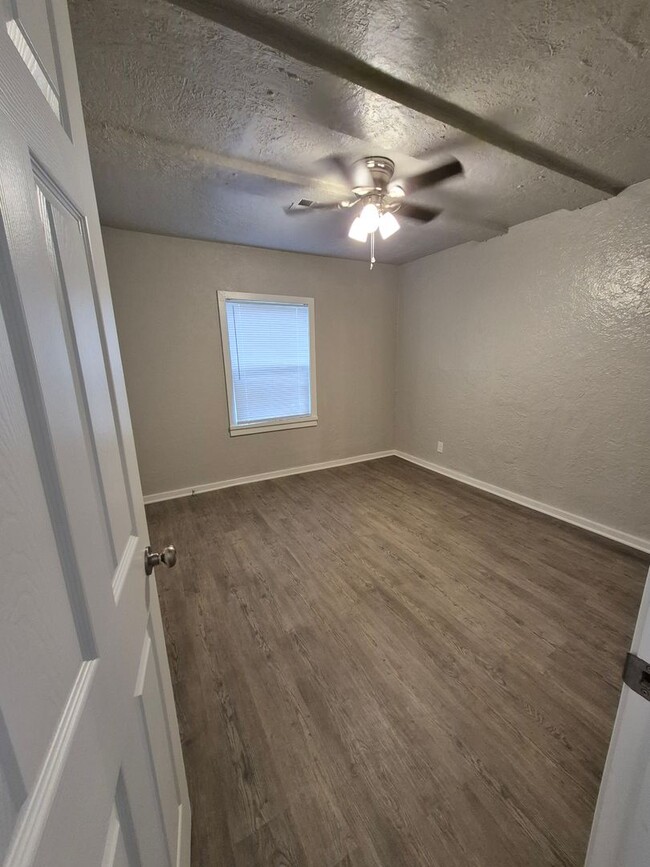 Building Photo - Newly updated Cottage style home in Lawton...