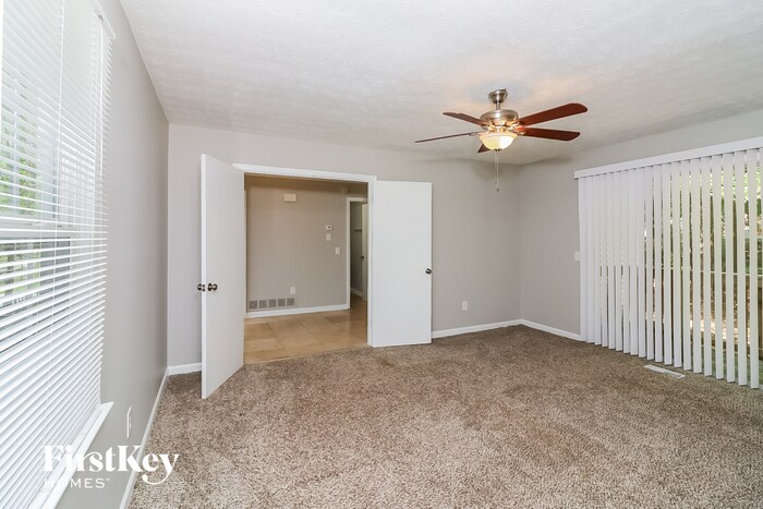 Building Photo - 3975 Sandy Plains Rd