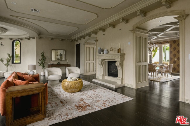 Building Photo - 4705 Los Feliz Blvd