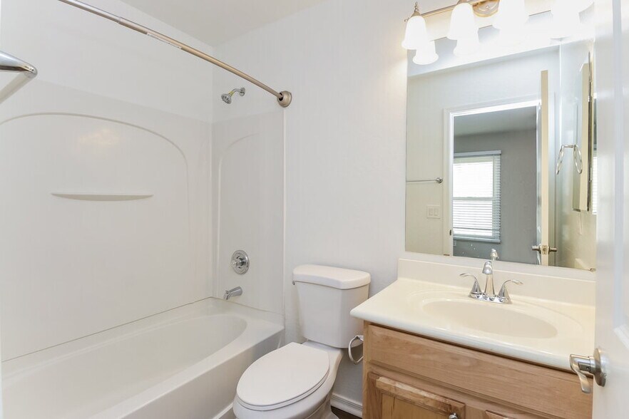 Building Photo - 4318 E Jasper Dr