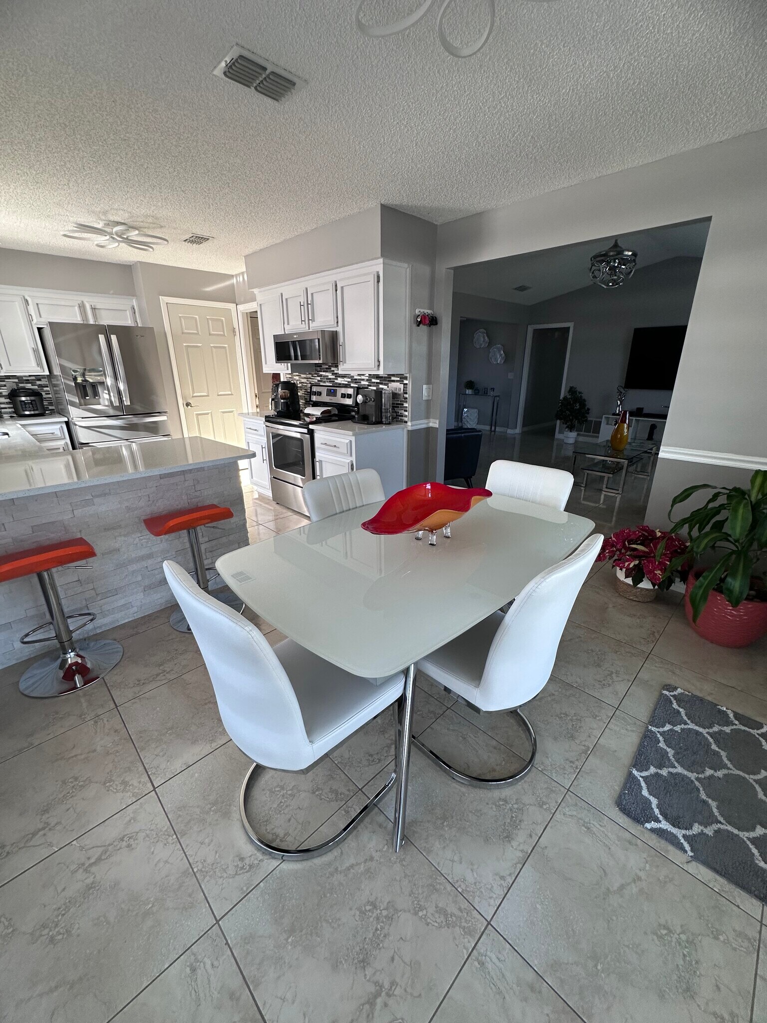 Building Photo - 2371 Kirkwall St