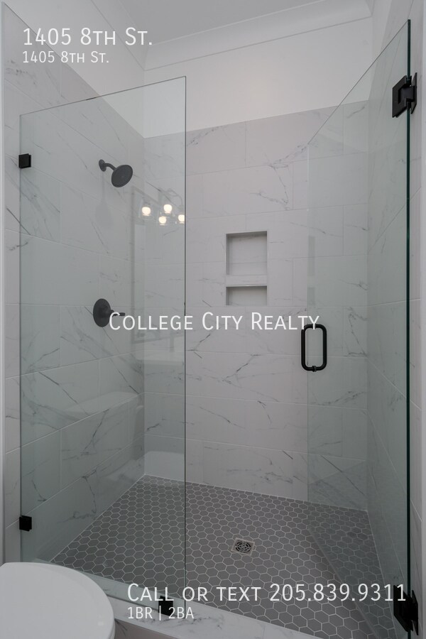 Building Photo - 1405 8th St