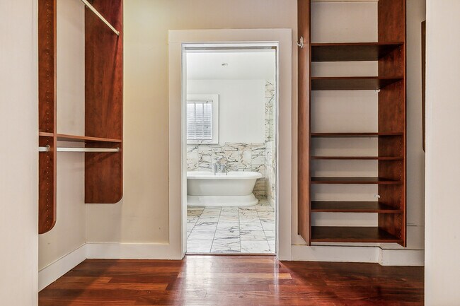 Building Photo - 2506 State St