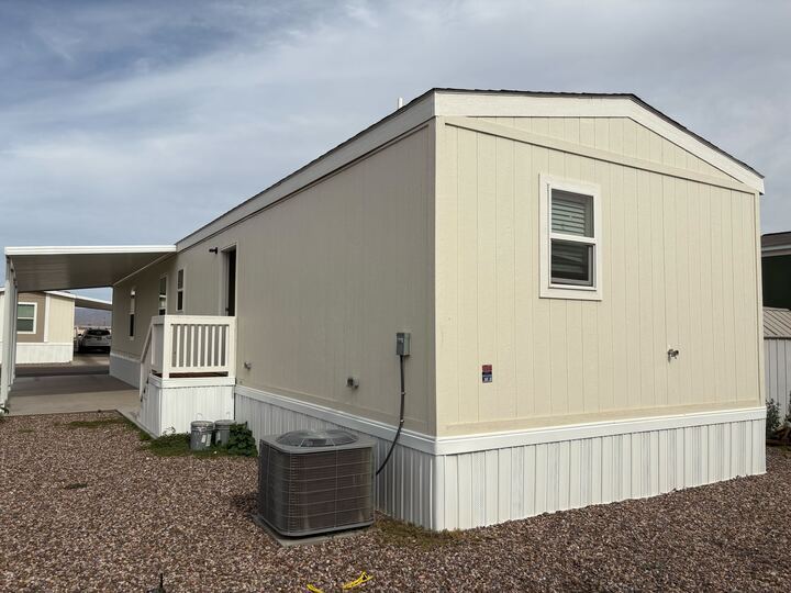 Building Photo - 2060 N Center St