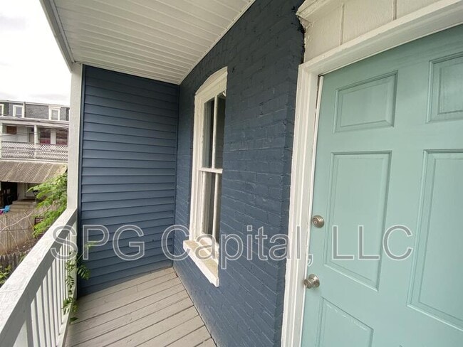 Building Photo - 116 Neater St