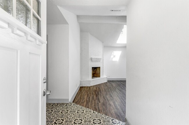 Building Photo - 23118 Whispering Willow Dr