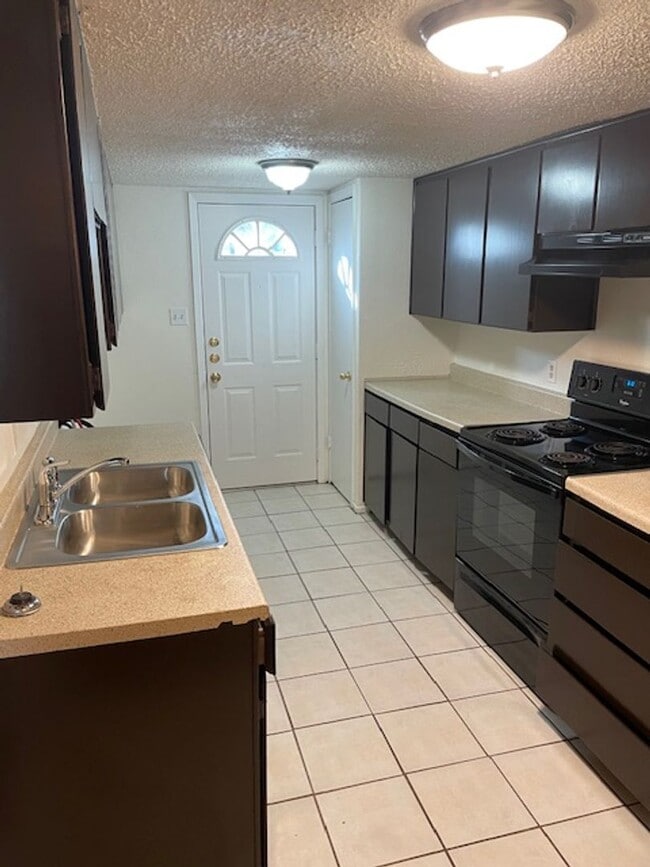 Building Photo - 708 Cooper N Ct