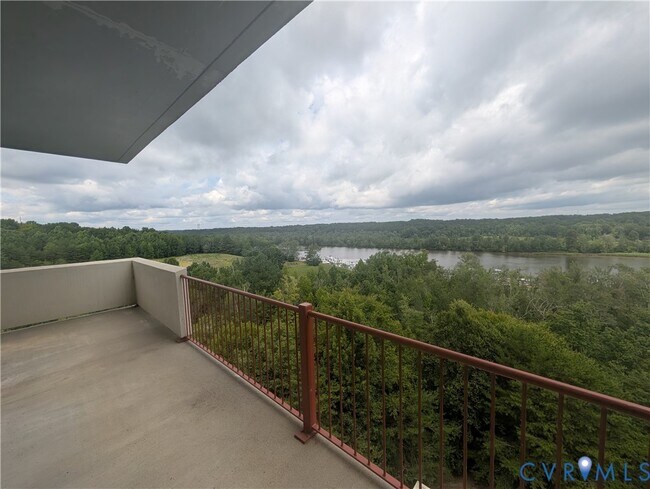 Building Photo - 301 Beacon Ridge Dr
