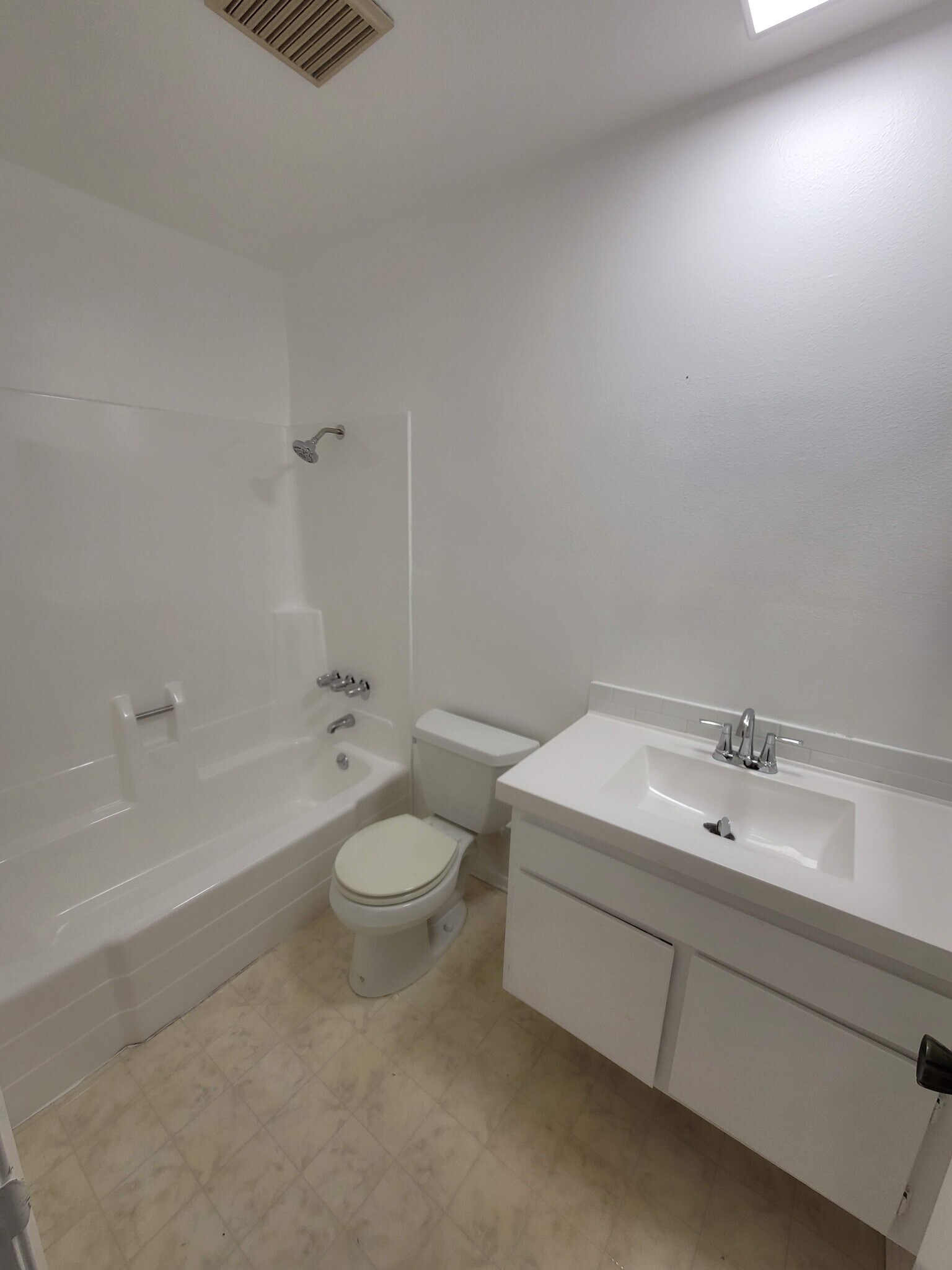 Building Photo - 10521 National Blvd