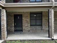 Building Photo - 1214 Baylor Ave