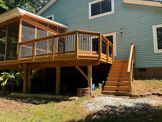 Primary Photo - 3/4 Bedroom Single Family Home right off M...