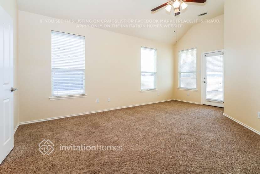 Building Photo - 9217 Askew St